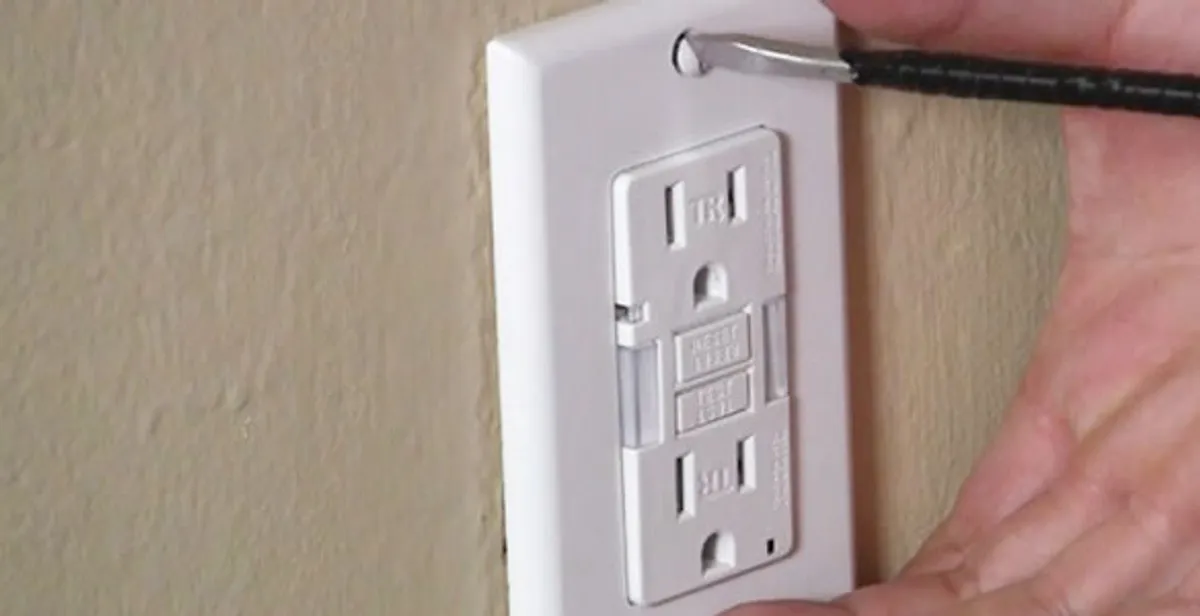 gfc outlets service securing and mounting ground fault circuit interrupter outlet by certified electricians in Phoenix, AZ